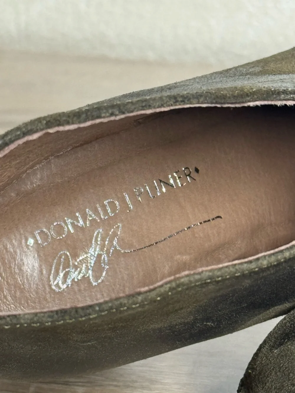 Donald J Pliner 